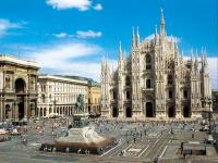 Piazza-Duomo-and-Milan-cathedral